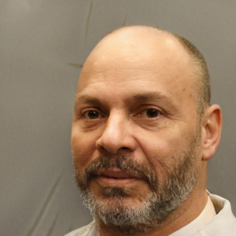 Carlos Mendoza, facilitador de comunidad financiera